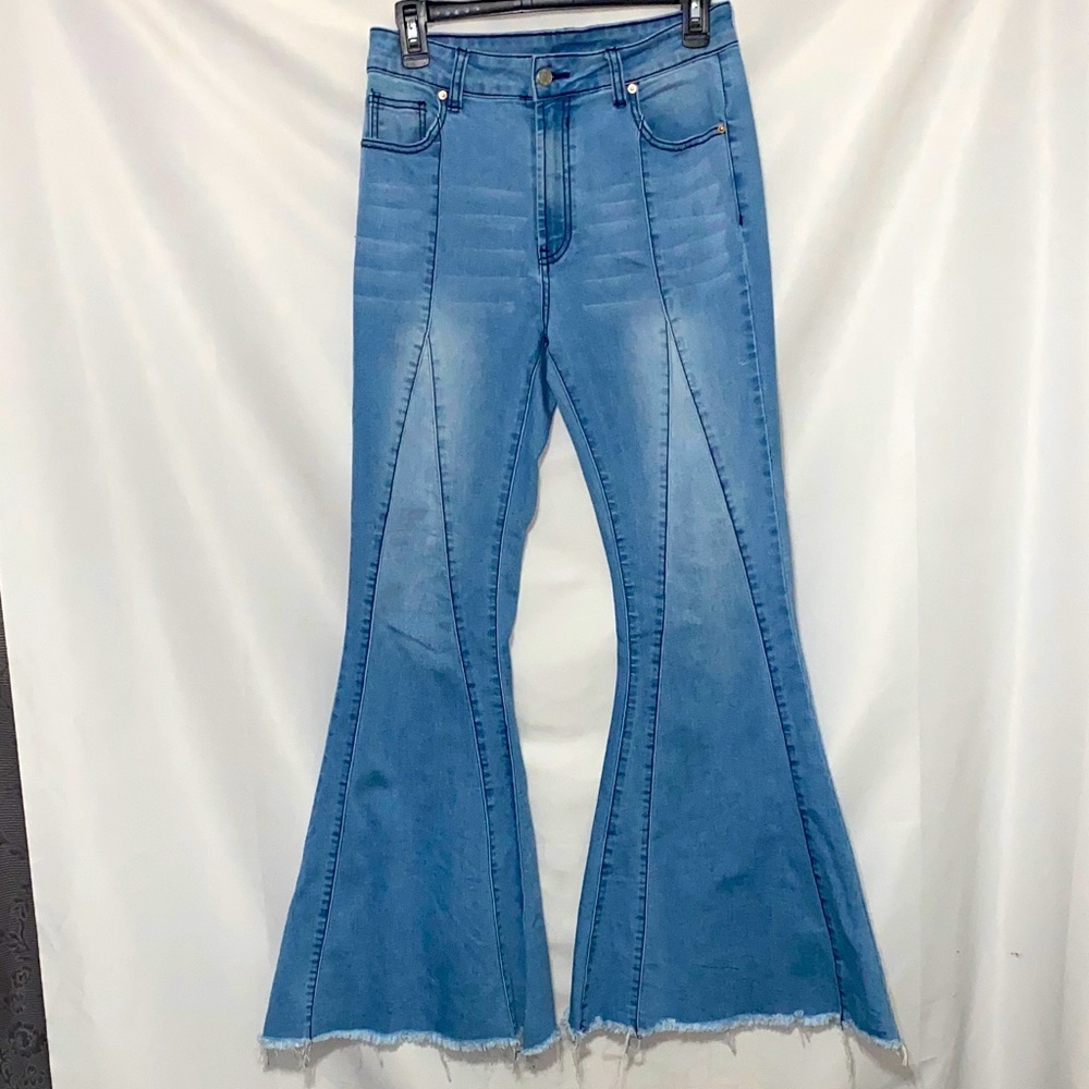 LITZ Women's SIZE 28 Y2K VINTAGE LOOK Blue SUPER FLARED RAW HEM JEANS CLEAN‎